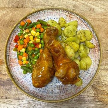 Afbeeldingen van Maaltijd Drumsticks met krieltjes en mexicaanse groente